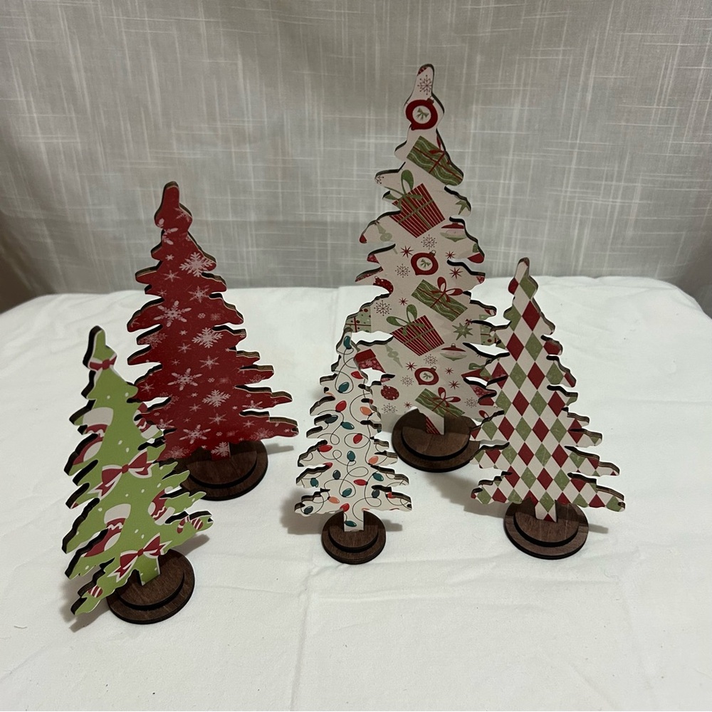 Set of 5 wooden Christmas Trees NWT - Picture 4 of 4